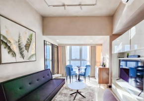 LUXESTAYSMNL STYLISH FAMILY 2BR SUITE POOLGYM 400MBPS WIFI NETFLX Amazing City View